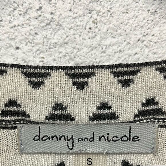 95 Danny & Nicole Grey Sweater Dress Size Small - Picture 3 of 7